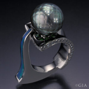 Mark Schneider’s 2001 AGTA Spectrum Award-winning design.