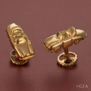 18k yellow gold vermeil over sterling cufflinks. Photo by Orasa Weldon/GIA, courtesy Craig Selimotic Danforth