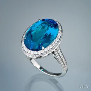 Photo by Robert Weldon/GIA, courtesy of a Private Collector and Mona Lee Nesseth, Custom Estate Jewels