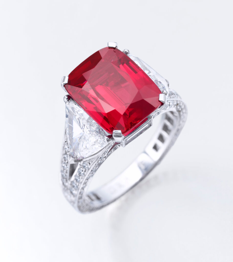The cushion-shaped pigeon’s blood Ruby from Mogok in Burma, Graff Ring.