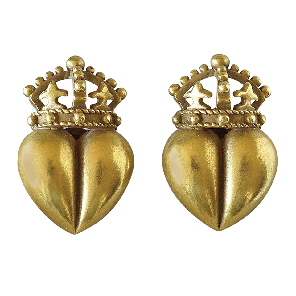 Master jeweler Barry Kieselstein-cord made this heart crown earrings out of 18K gold. They would go well at an affair at Buckingham Palace – and at that black-tie event you’re attending.
