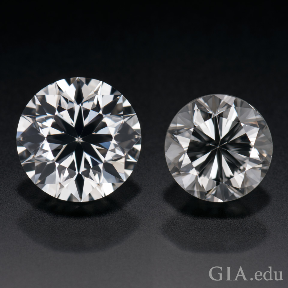 两颗圆形明亮式切工钻石。