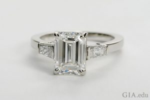 Learn About Common Engagement Ring Myths | 4Cs of Diamond Quality by GIA