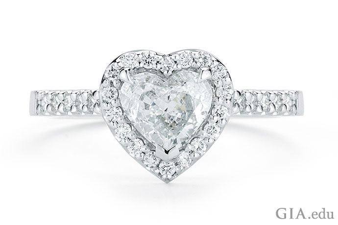 Heart shaped halo hot sale diamond engagement ring