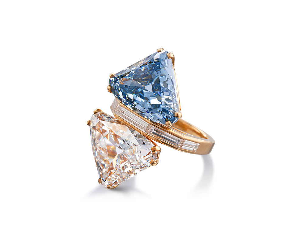 Fancy Vivid blue and colorless diamond engagement ring