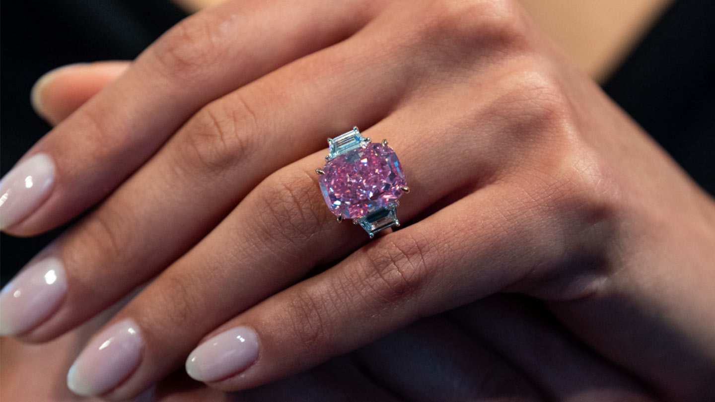 Fancy Vivid Purplish Pink Eternal Pink Diamond Ring